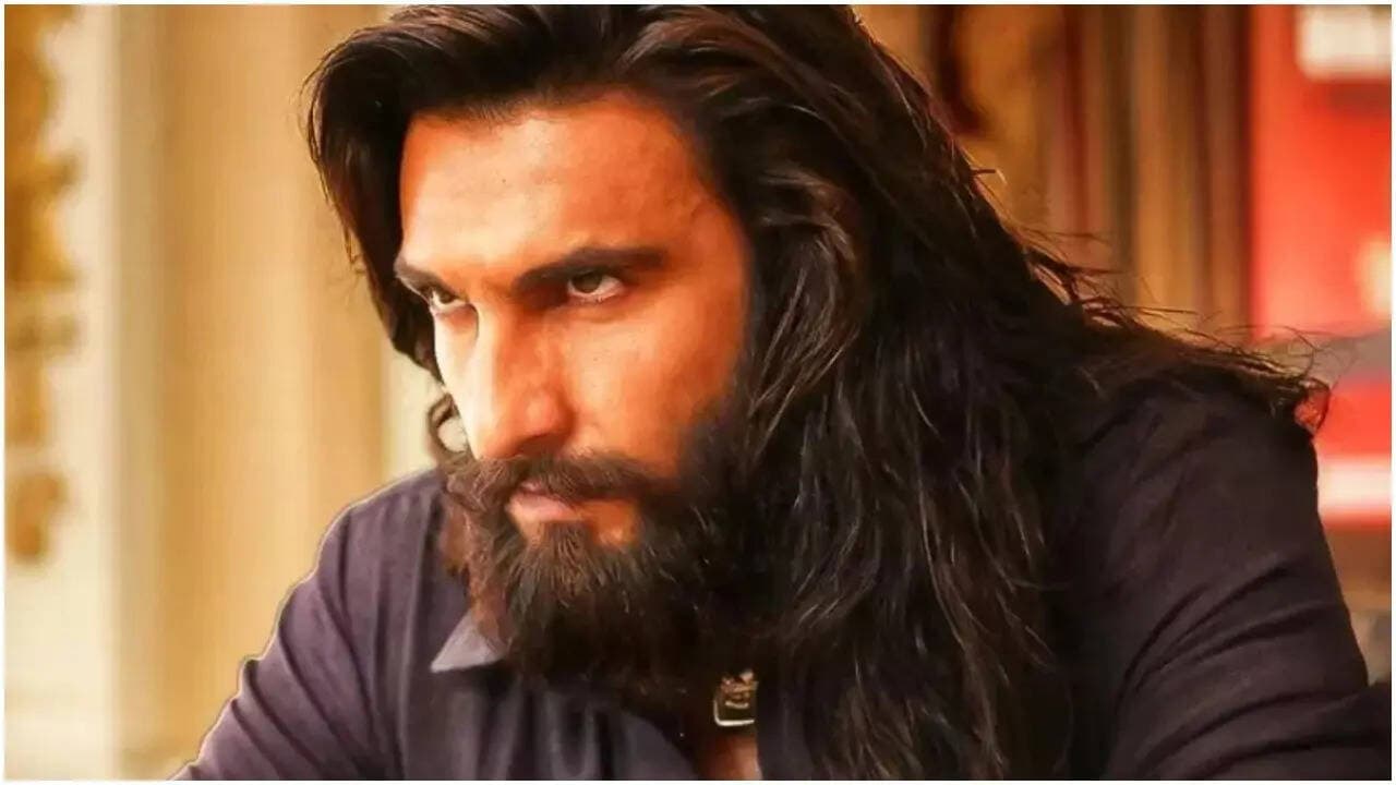 Ranveer Singh's 'Dhurandhar 2' Hits Staggering ₹1795 Cr, OTT Release Looms!