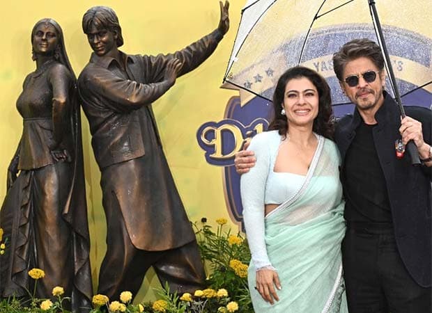  Shah Rukh Khan and Kajol unveil DDLJ bronze statue in Lo...